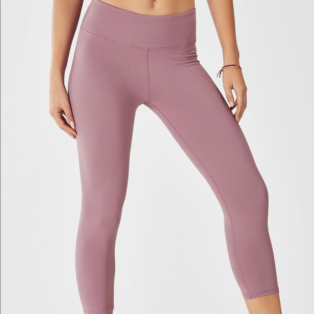 NEW Fabletics Salar Solid PowerHold Capri ROUGE XS